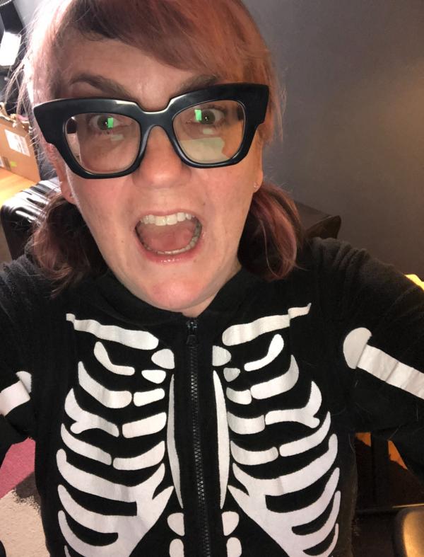 julie skeleton2